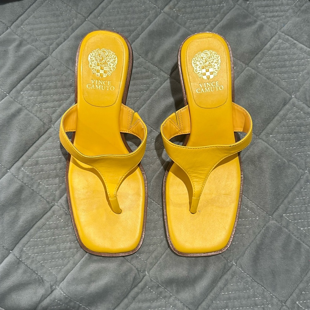 Vince Camuto Sandals mini heel